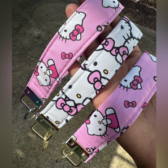 Hello Kitty keychain/fob - Picture 3 of 3